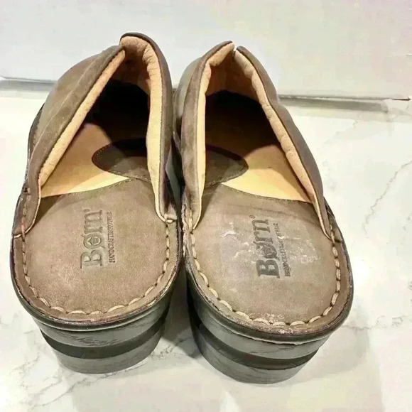 NWOT - Born Women;s Brown Leather Hand Crafted Slip on Mules Clogs Shoes Size 9 - Picture 9 of 11